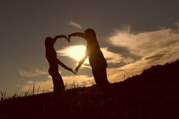 Friends that make hearts together stay together